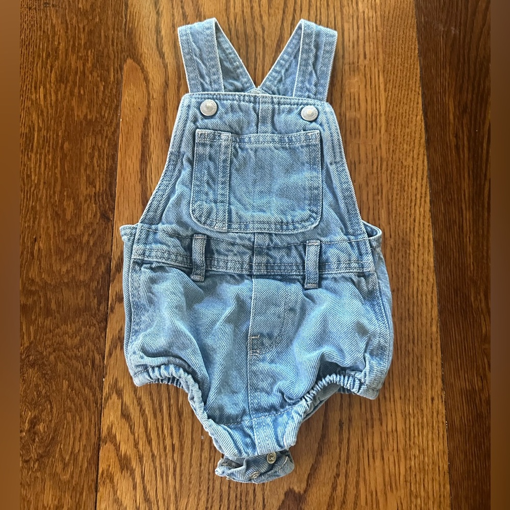Old Navy overalls, worn once, 12-18 months